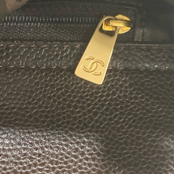 Chanel Caviar dark brown Timeless Cc tote - Picture 11 of 14